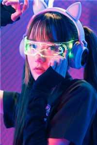 我从废墟中走来