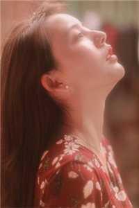 圆圆铜钱挂满身打一植物