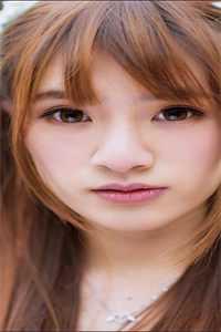 葳蕤自生香一句出自哪里