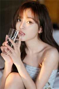 穿成女尊文里的男配