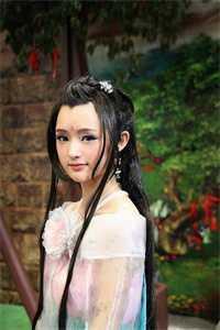 穿书七零文工团漂亮女配